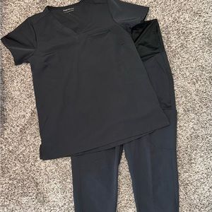 Mandala maternity nursing scrub top + jogger bottoms